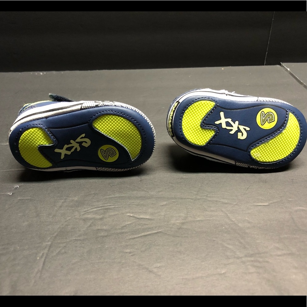 Sketchers Crib Shoes Sneakers Baby sz: 2 EUC - Picture 6 of 7
